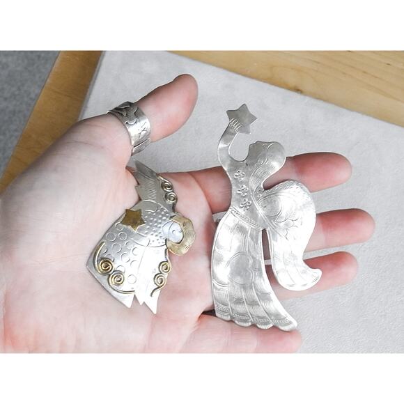 Vintage Christmas Angel Brooches 2 PC Silver Tone Whimsical Folk Art Holiday Set - Picture 2 of 6